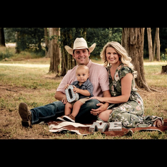 Meet your Posher, Tabitha - Picture 1 of 1